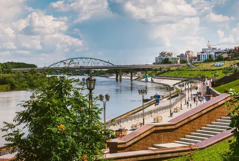 Тюмень экскурсионное. Тюменская область врата Сибири. Река в Тюмени на набережной. Тобольск набережная. Набережная реки тура Тюмень.