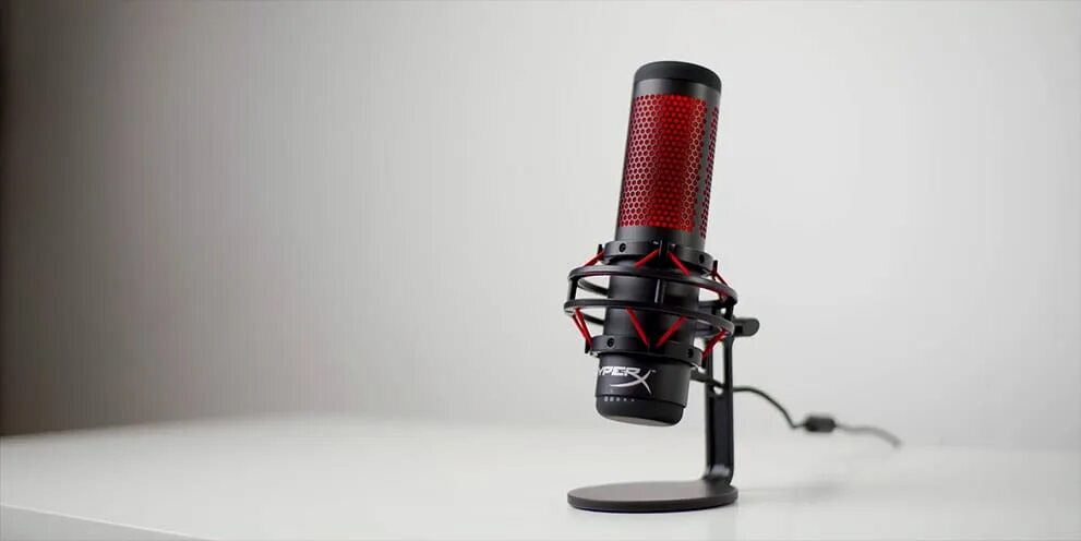 Белый микрофон HYPERX. Микрофон для стрима HYPERX. HYPERX long Microphone. HYPERX Mic ads. Купить микрофон quadcast