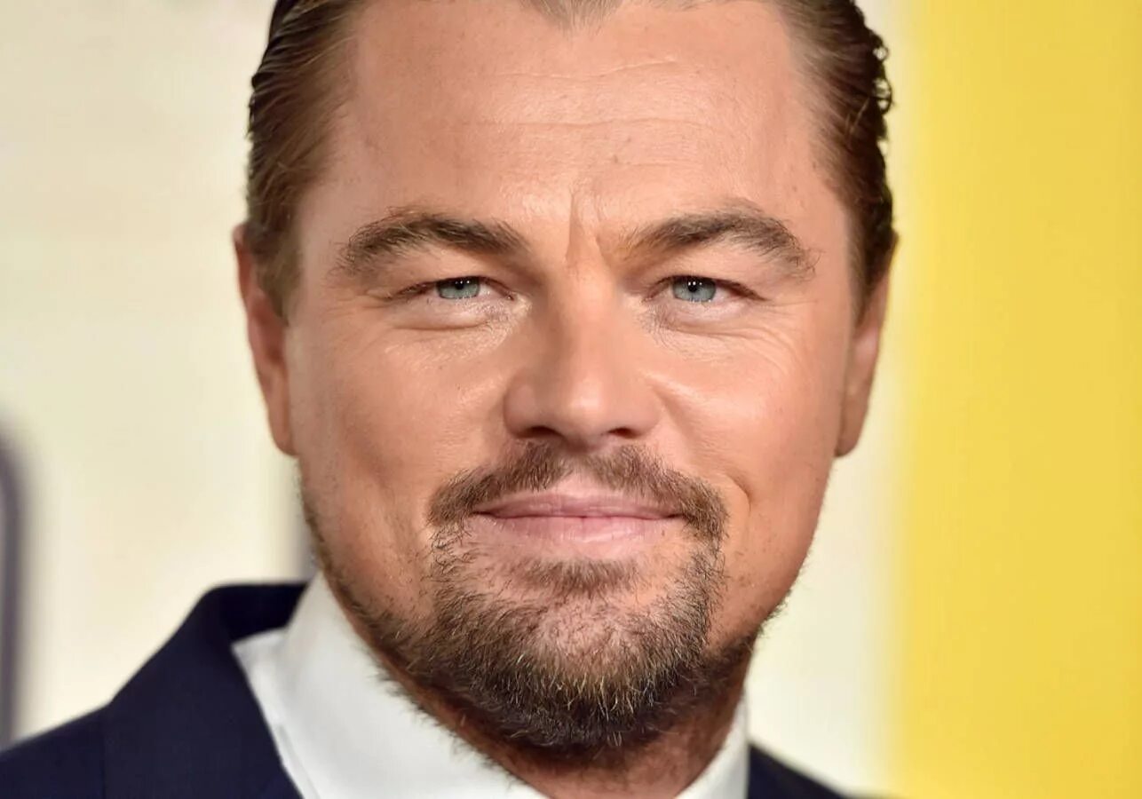 Л̾е̾о̾н̾а̾р̾д̾о̾ д̾и̾к̾а̾п̾р̾и̾о̾. Леонардо ди каприо. Леонардо ди каприо сейчас 2021. Леонардо ди каприо сейчас. Сколько сейчас леонардо ди каприо.