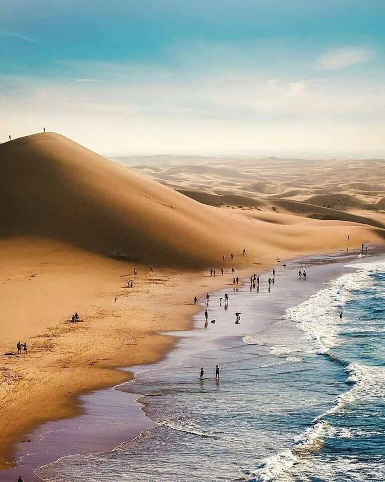 Море в африке. Намибия море. пустыня намиб и море. пустыня намиб. пустыня намиб и атлантический океан.