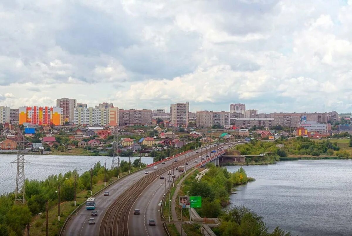 Город Магнитогорск. Река Урал в Магнитогорске. Речка Урал в Магнитогорске. Магнитогорск центр города.