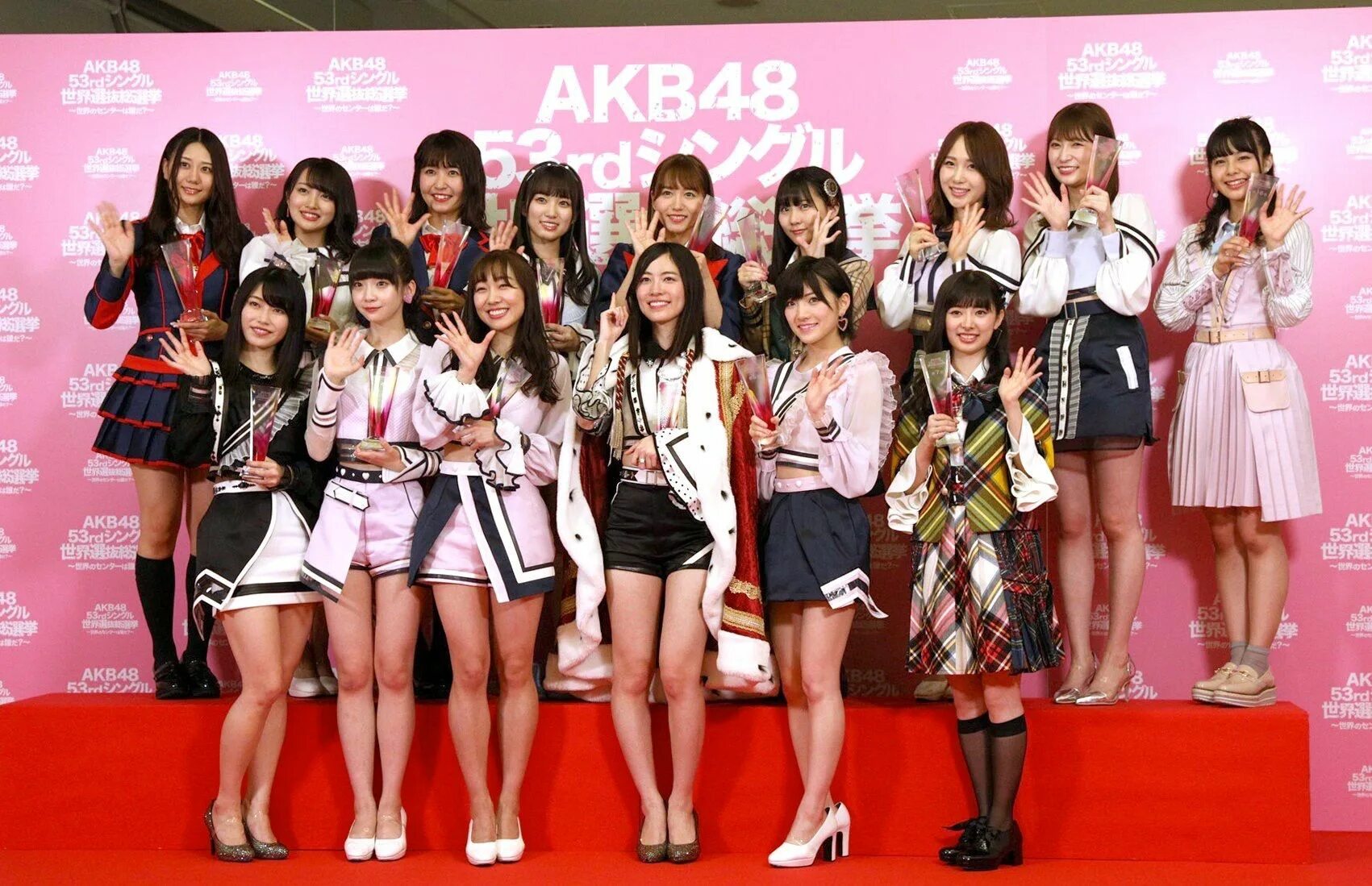 Японский идол. J-Pop группа akb48. Японская идол группа akb48. Jpop группа akb48. Акб48 кпоп группа.