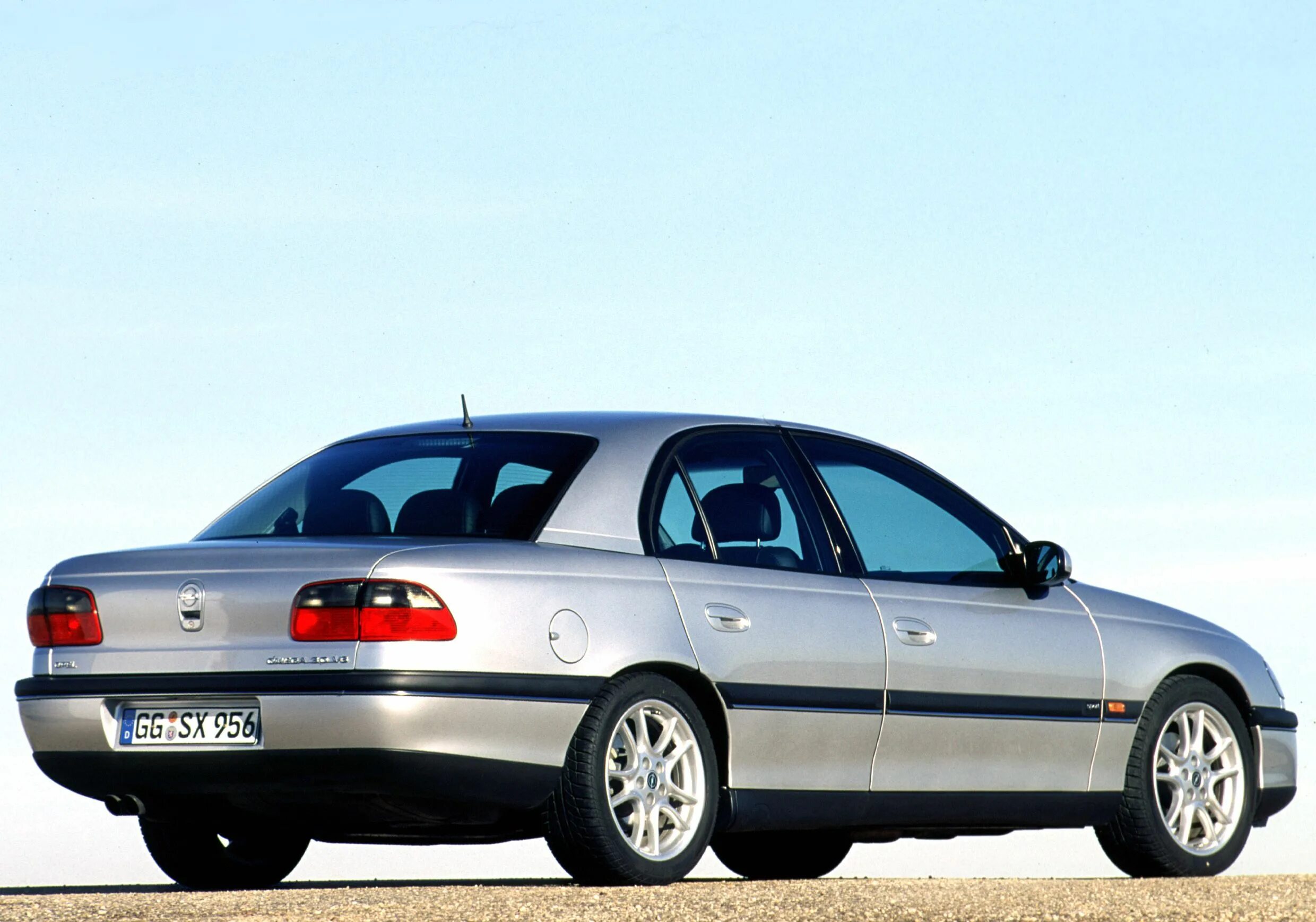 Машину опель омега б. Opel Omega b 1994-1999. Opel Omega b. Opel Omega v6. Opel Omega b 1997.