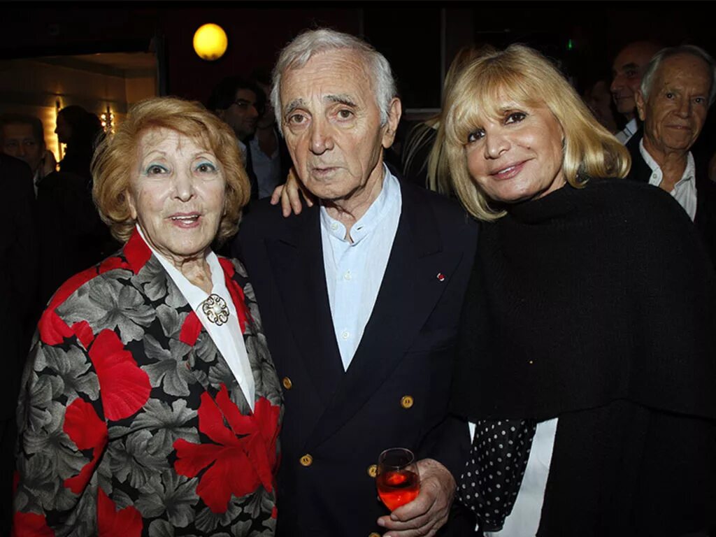 Семья шарля азнавура. Катя азнавур. Биография шарля азнавура семья. Биография шарля азнавура семья. Sarle aznavur.