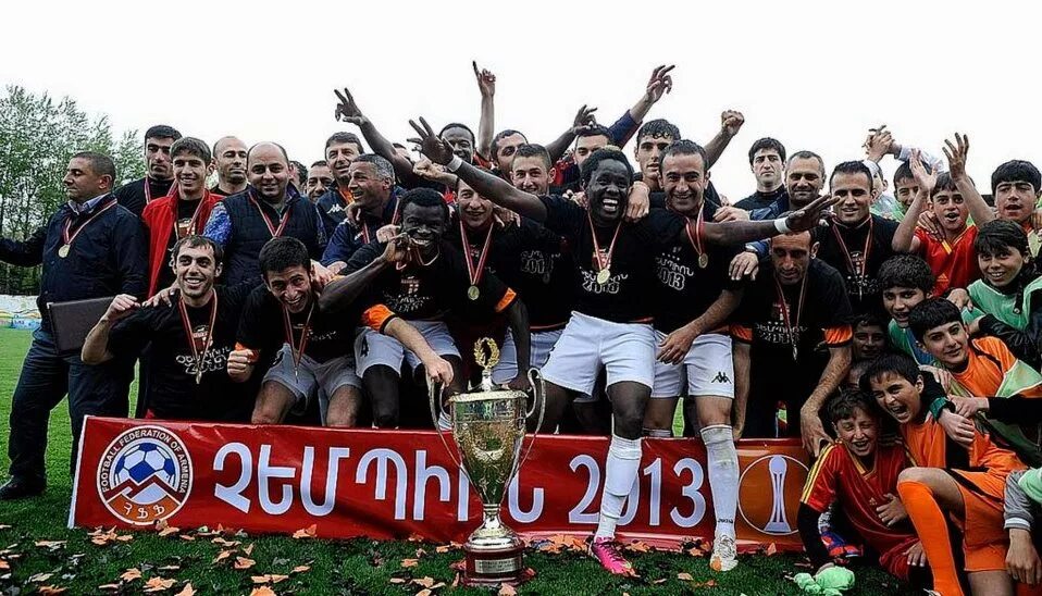 Sc shirak. Футбол ширак. Футбол ширак. Fc shirak gyumri. Футбол ширак.