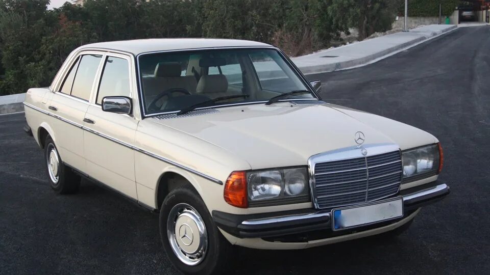 Куплю 123 кузов. Mercedes w123. Мерседес 123. Мерседес 123 кузов. W123 2.2 дизель Мерседес.