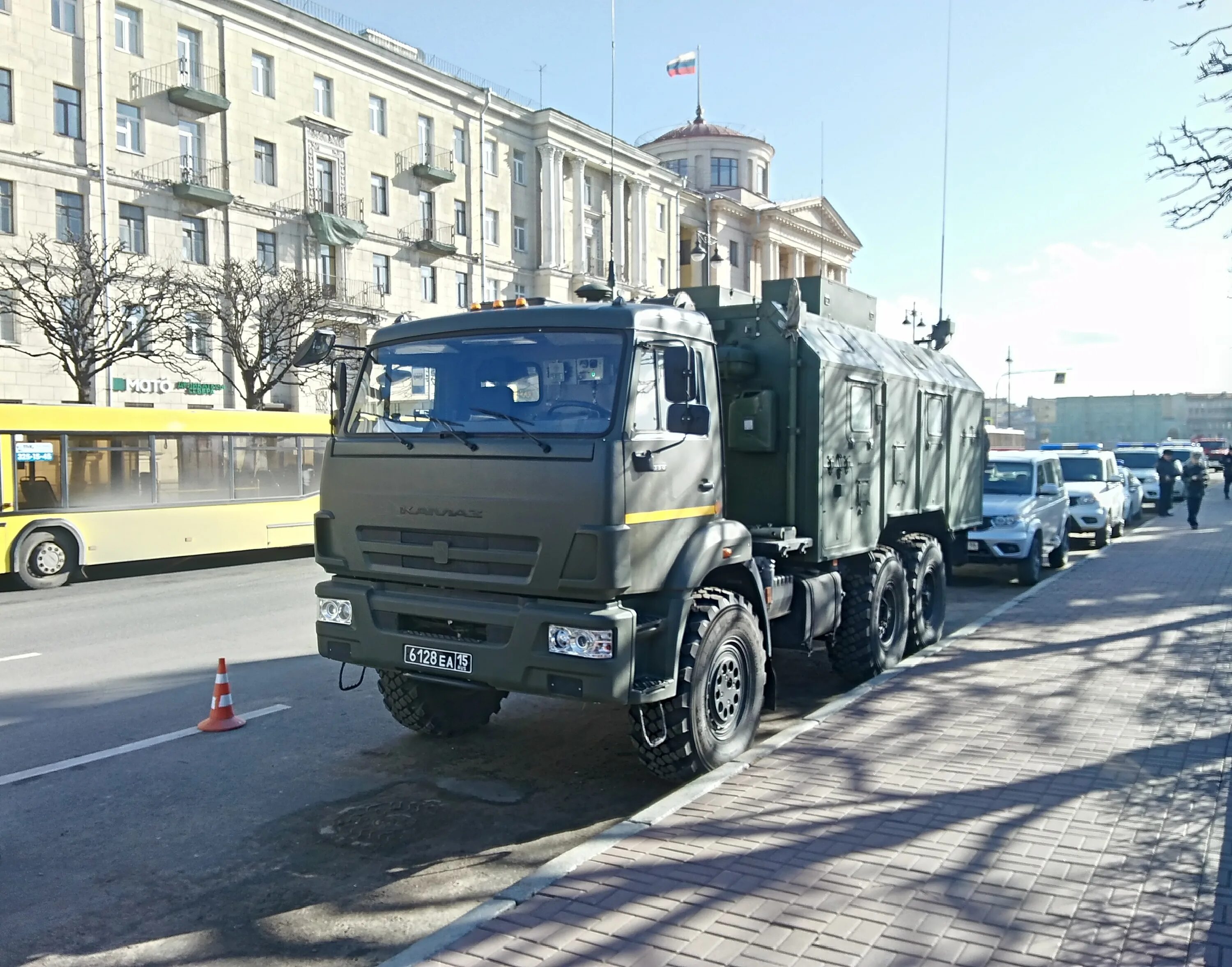 Камаз росгвардии. КАМАЗ 5350 Росгвардия. Р-142нса. КАМАЗ Р 142 НСА. КАМАЗ 5350 полиция.