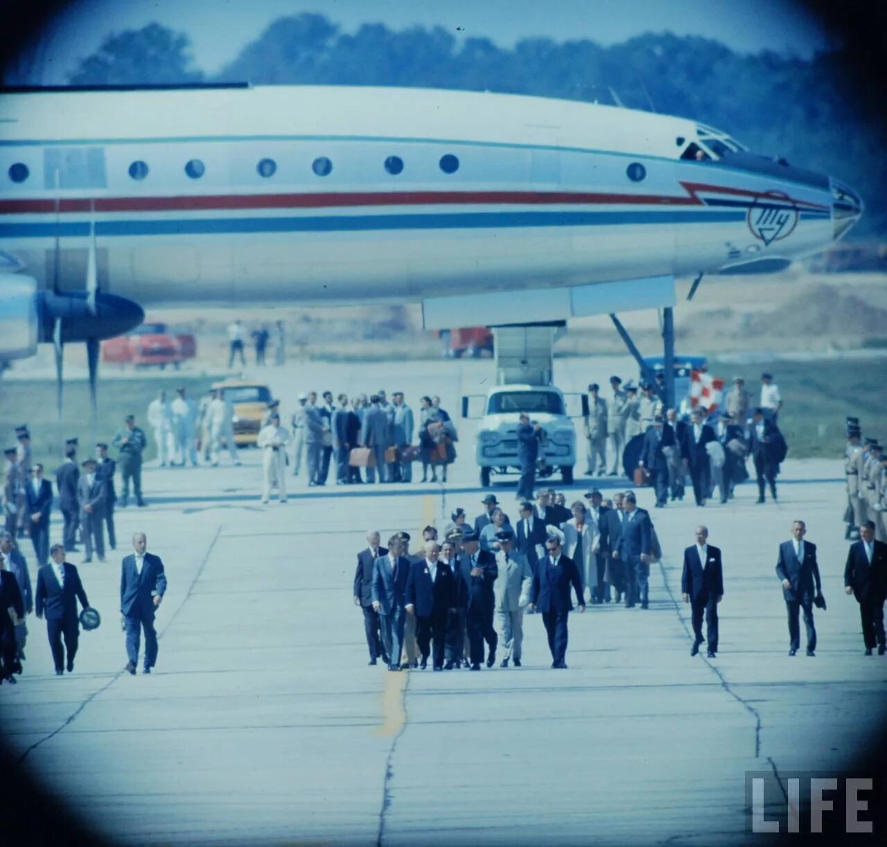 Первое прибытие в америку. Ту 114 в Америке трап. Визит Хрущёва в США В 1959 ту 114. Ту-114 визит Хрущева. Хрущев на ту 114 в США.
