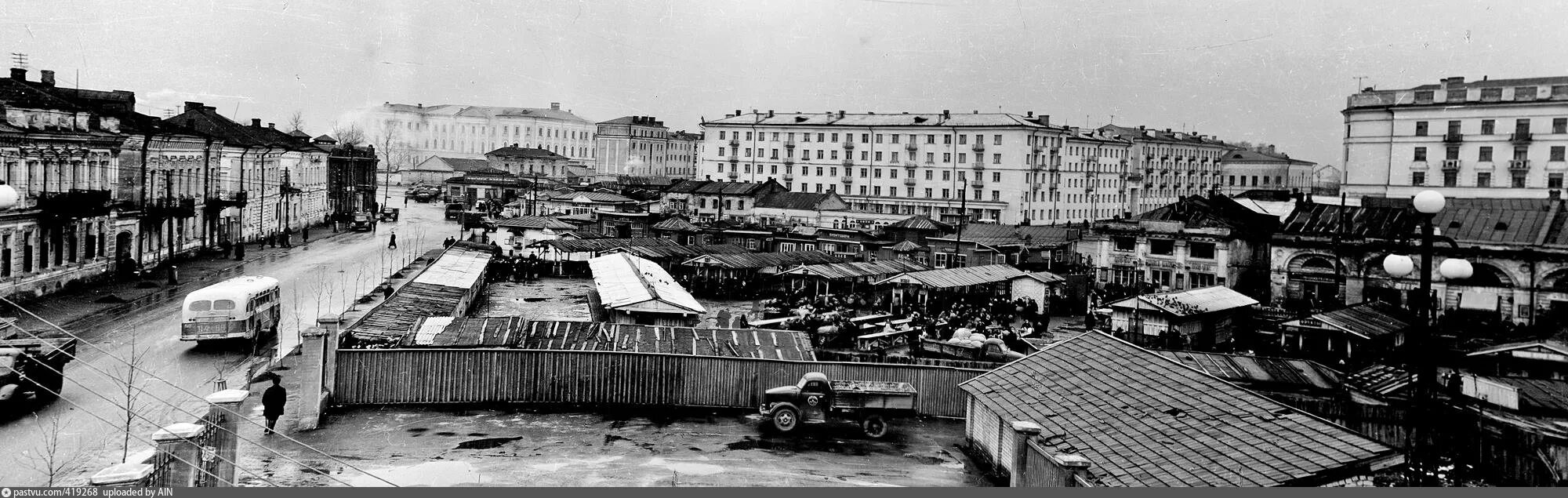Как называлась тверь в советское время. Старая тверь калинин. хлебная площадь тверь. калинин город 1940. площадь калинина тверь.