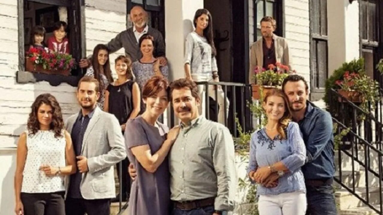 Hayat dizi. Сломанные жизни турецкий. Hayat dizi. Hayat dizi. Энгин озтюрк и демет оздемир.
