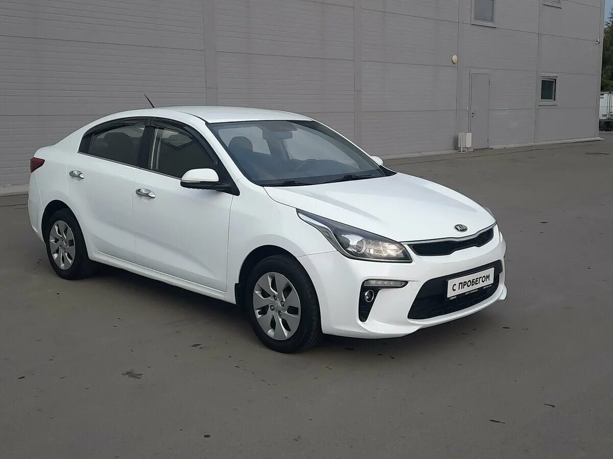 Купить б/у Kia Rio III 5-speed 1.6 MT (123 л.с.) бензин механика в Москве: голуб