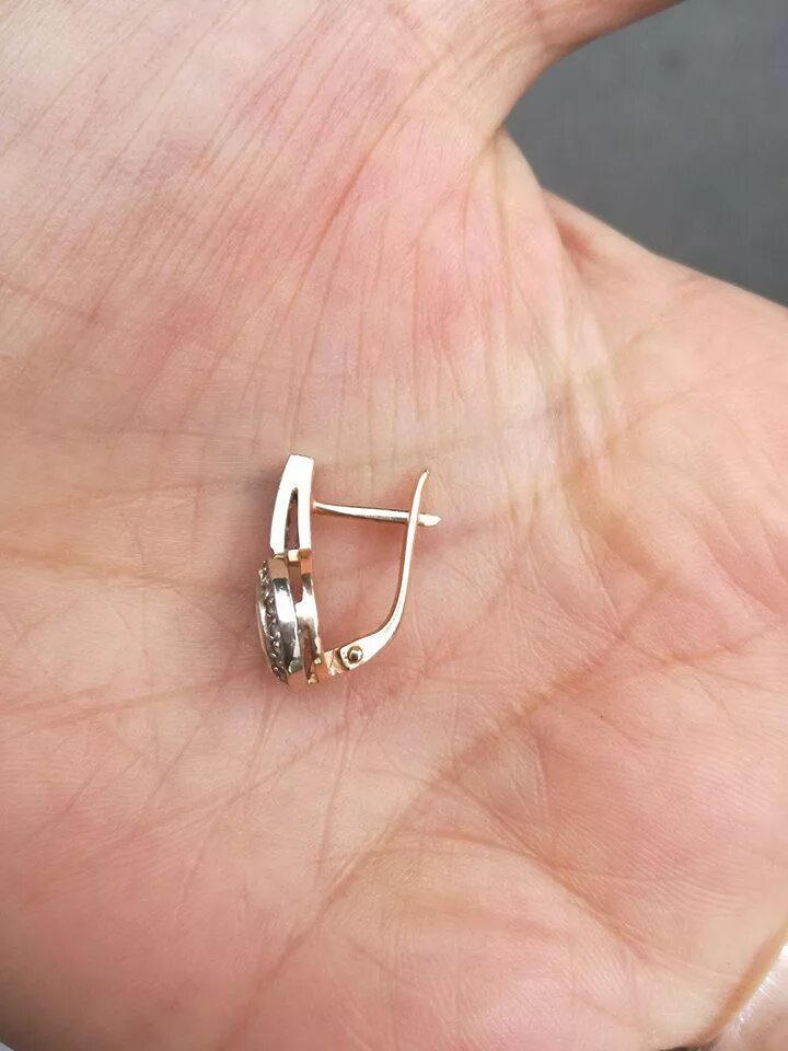 можно ли сдать серьги обратно