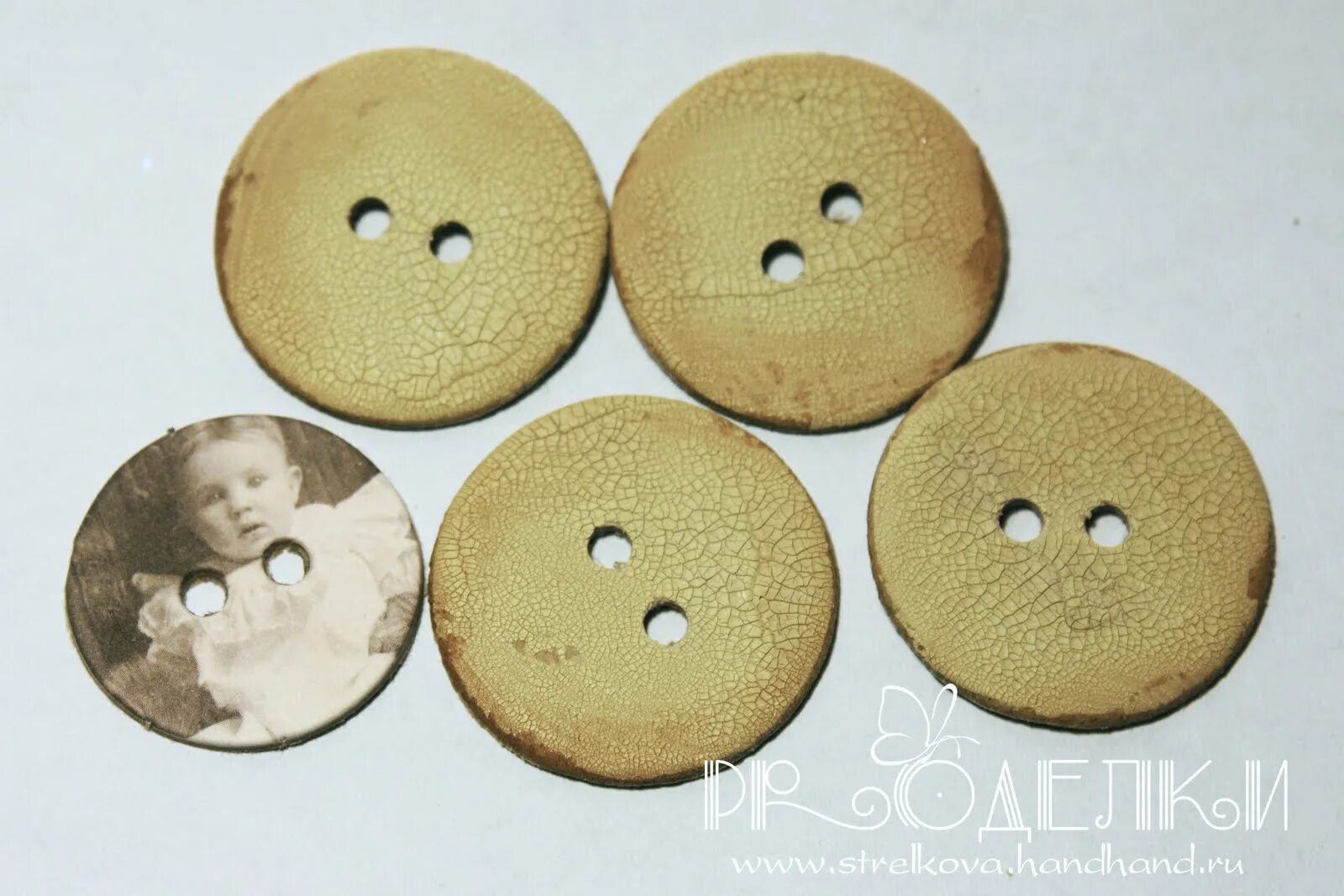 пуговицы крупные. пуговки из картона. пуговицы из картона. пришить пуговицу. дидактические игры с пуговицами.