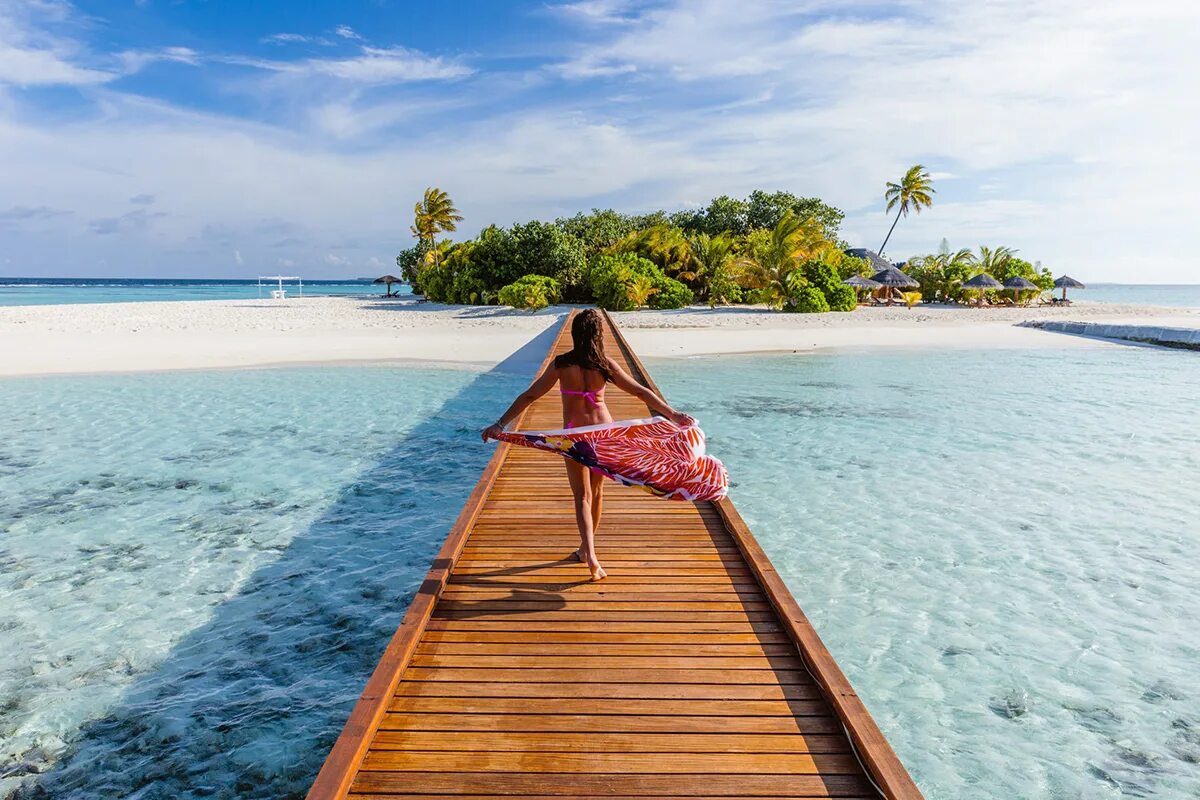 Куда поехать летом безопасно. Фотосессия на Мальдивах. Красивые места для отдыха за границей. Лето Мальдивы. Девушка на Мальдивах.