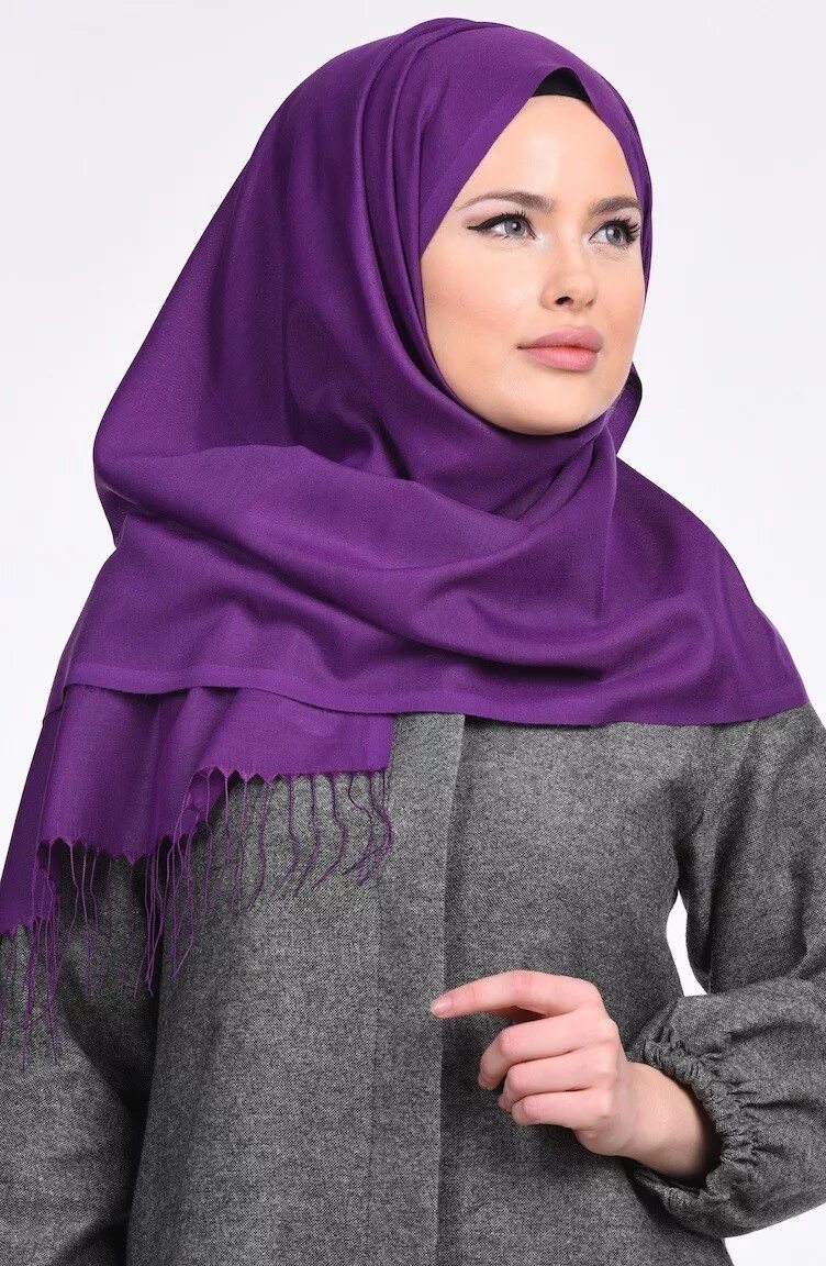 мусульманка в платке. палантин хиджаб. палантин на голову мусульманский. палантин исламский. палантин для мусульманок.