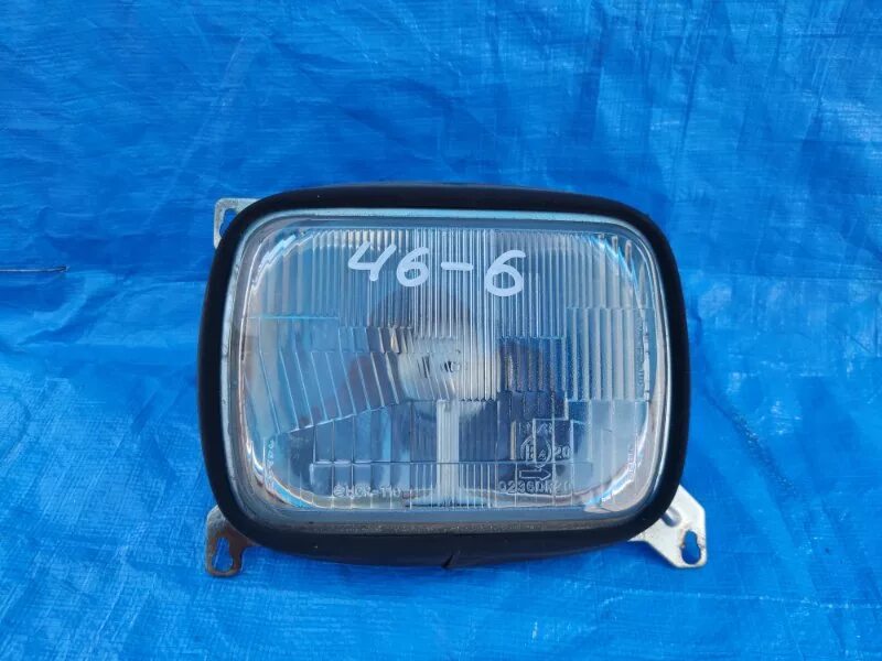 Mazda bongo 1992 se28m r2. Фары на mazda bongo крутые. Фонарь мазда бонго. Колхозные фары на мазда бонго. Противотуманные фары mazda bongo friendee.