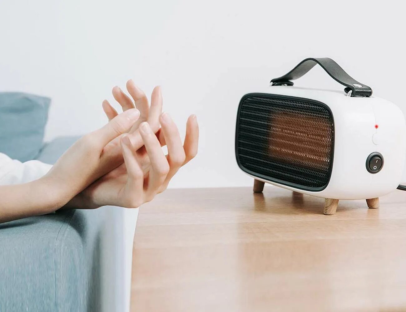 Тепловентилятор в интерьере. Space heating. Space heating. Электрический обогреватель в интерьере. Самый экономичный обогреватель электрический.