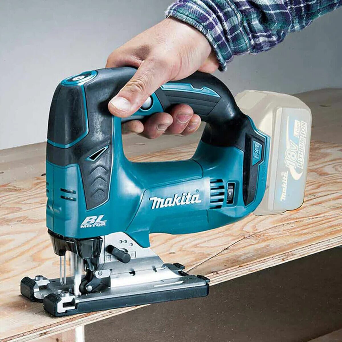 Макита лобзик москва. Makita 182z. Лобзик Makita 4329 k. Makita лобзик LXT 18v. Лобзик Макита 18в.