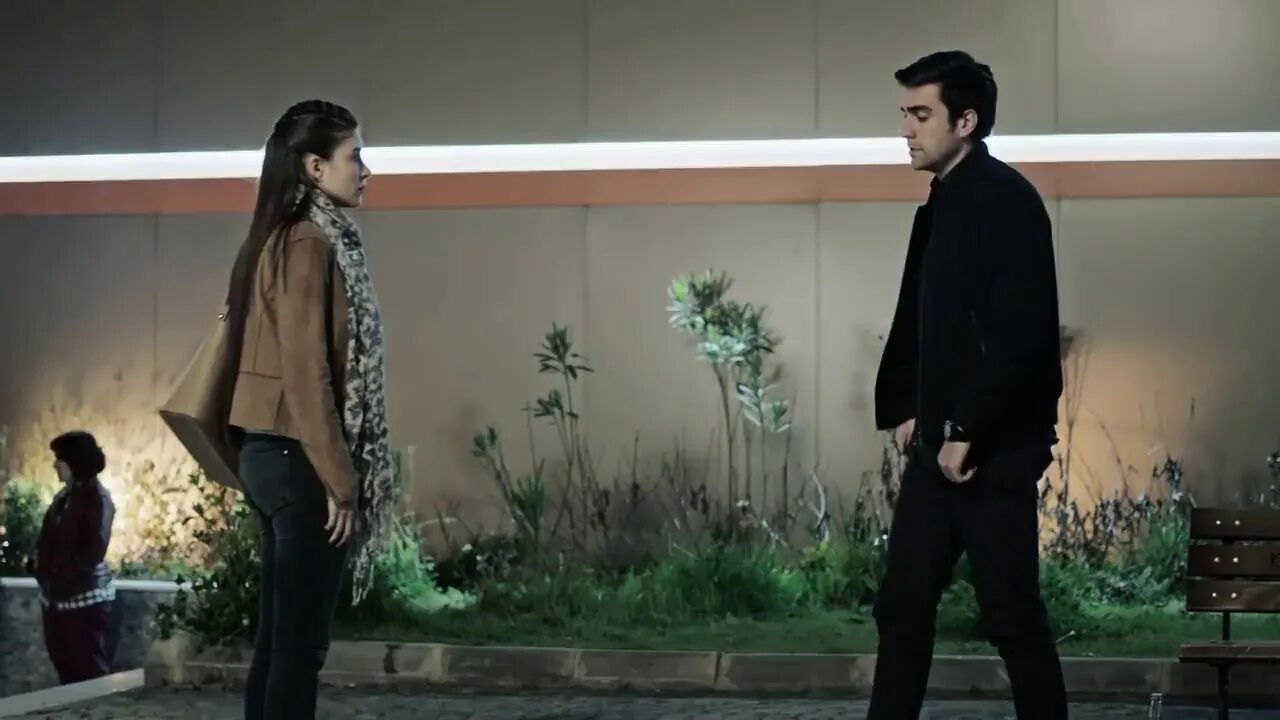 Сериал госпожа фазилет и ее дочери хазан и ягыз. Назан кесал госпожа фазилет. Дочери фазилет 44. Эдже и ясин. Хазан госпожа фазилет.