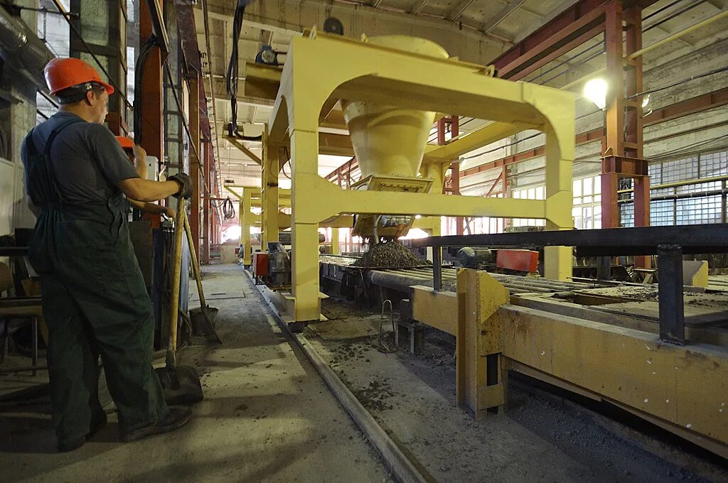 дк завода жби им. жби свердловск 70 год. бетон 21 ростов. мжк свердловск. комсомольцы на стройке.