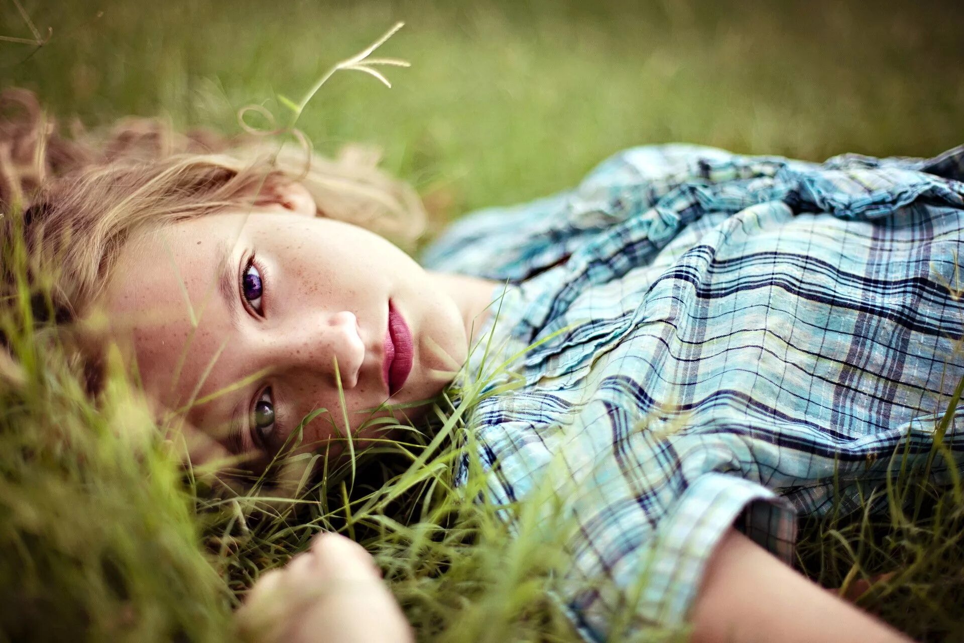 Lying grass