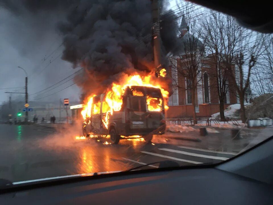 Пожар в Иваново. Пожар в Иваново сейчас. Пожар в Иваново сегодня утром. Иваново пожарный автобус. Катастрофа в иваново сегодня