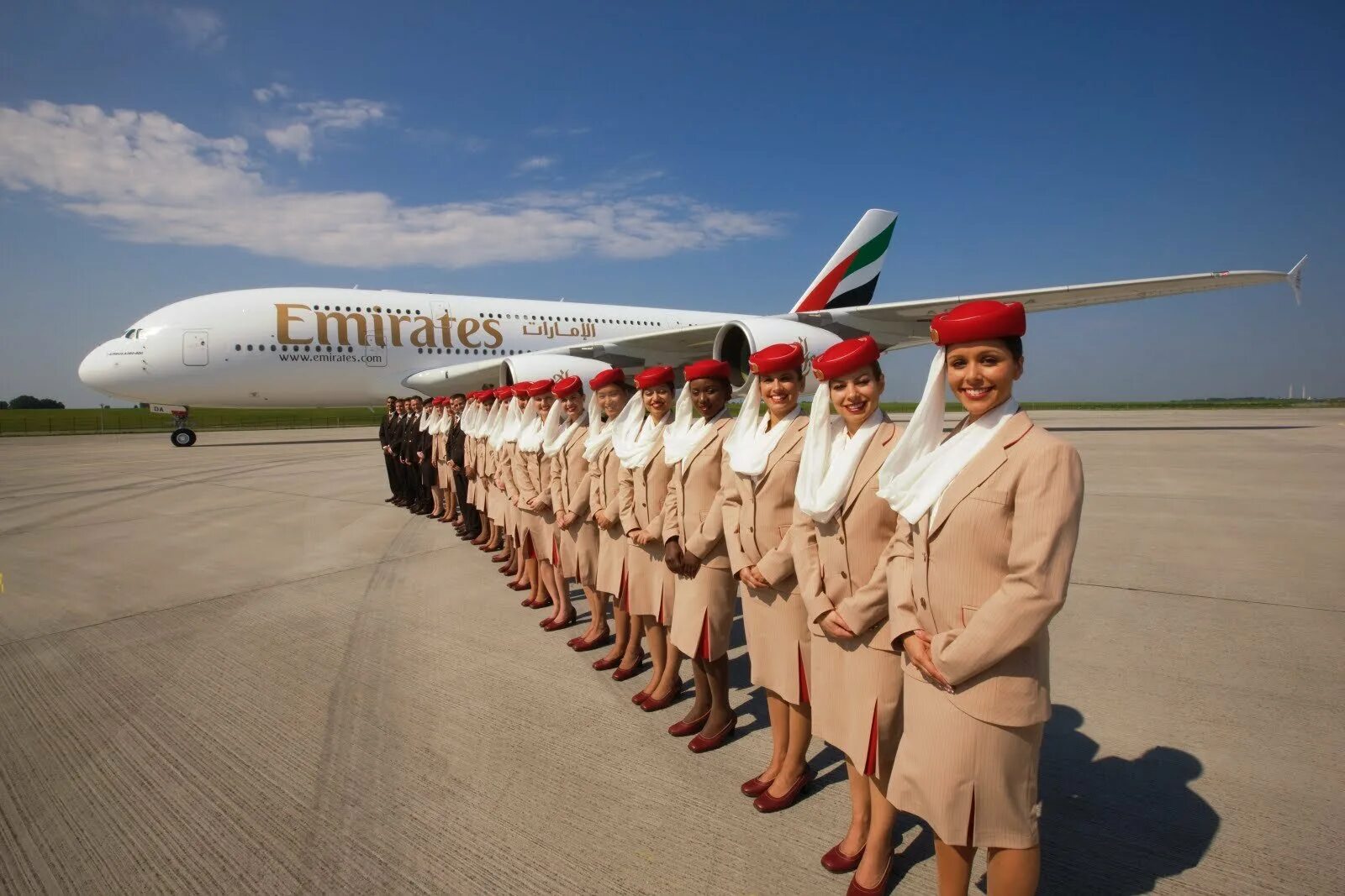 Летают ли самолеты в оаэ. Emirates airlines. арабские авиалинии emirates. дубай эмирейтс. emirates airlines авиакомпании оаэ.