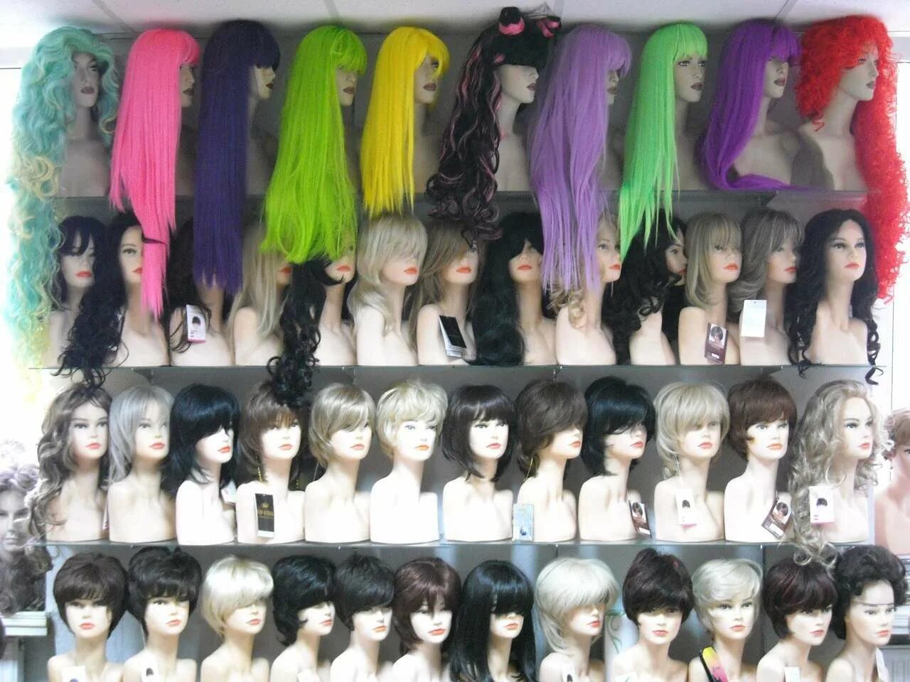 Магазины где купить парики. Валберис парики женские длинные. Качественный парик. Магазин париков. Качественные искусственные парики.