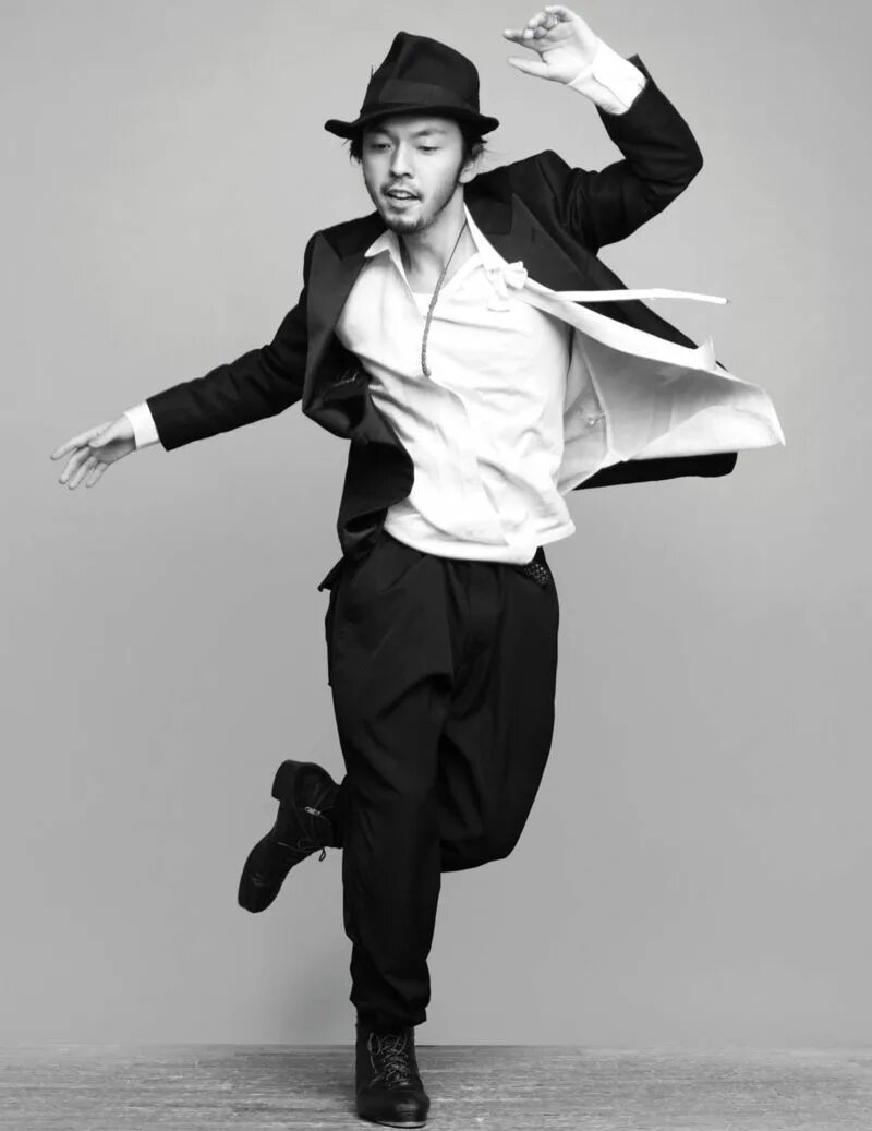 Андрей лапшинов брейк данс. Танцы. Лапа хапа. Танцы хип хоп. Парень и девушка танцуют.