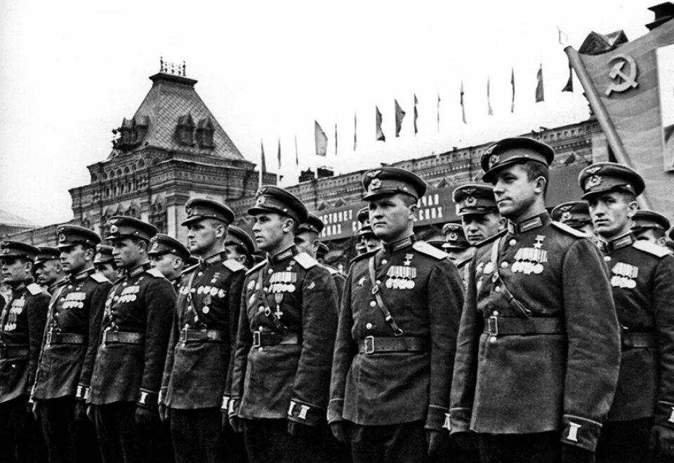 Время победы 1945 года. Парад Победы 1945. Парад 24 июня 1945 года в Москве на красной площади. Рокоссовский на параде 1945.