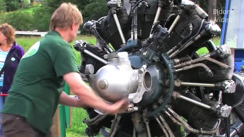 7 цилиндровый звездообразный двигатель. Поршневой авиационный двигатель звезда. Х образные двигатели. Двигатель continental io 550 n. V образный шестицилиндровый двигатель.