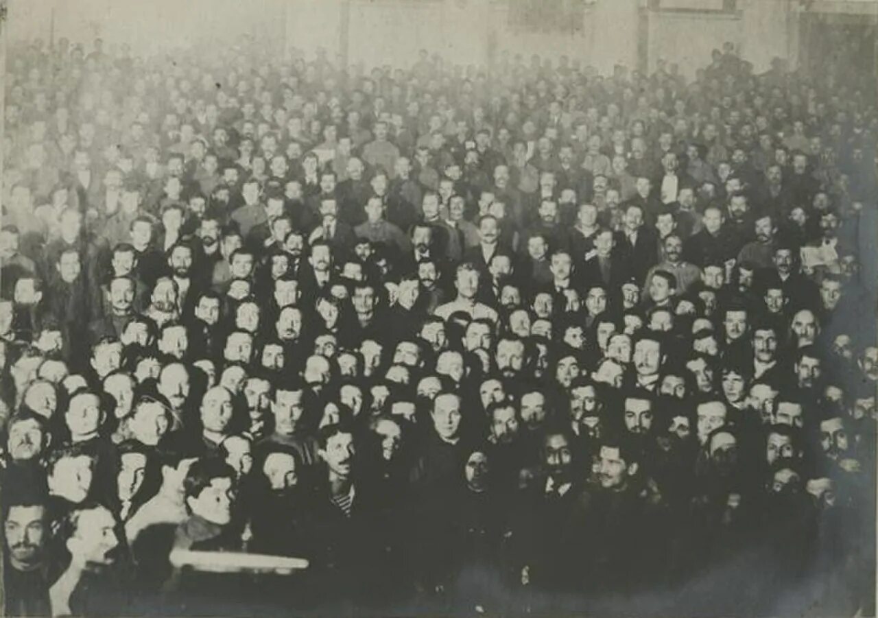 Съезды рабочих солдатских и крестьянских депутатов. Съезды рабочих солдатских и крестьянских депутатов. Совет солдатских депутатов 1917. Съезды рабочих солдатских и крестьянских депутатов. 3 всероссийский съезд советов 1918.