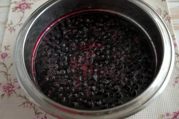 Рецепт цукатов из черноплодной рябины. Цукаты из черноплодной рябины. черноплодная рябина цукаты. цукаты из черноплодки. выпечка с черноплодной рябиной.
