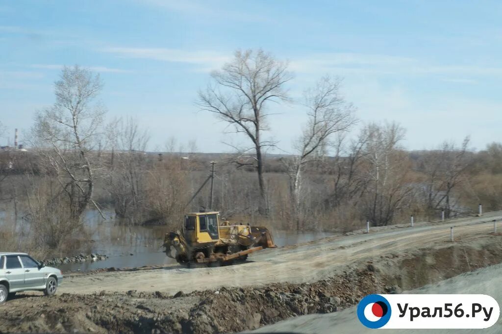 Что такое дамба в орске. Дамба Урал Орск. Река Урал с дамб Орск. Дамбы в Оренбург. Наводнение плотина.