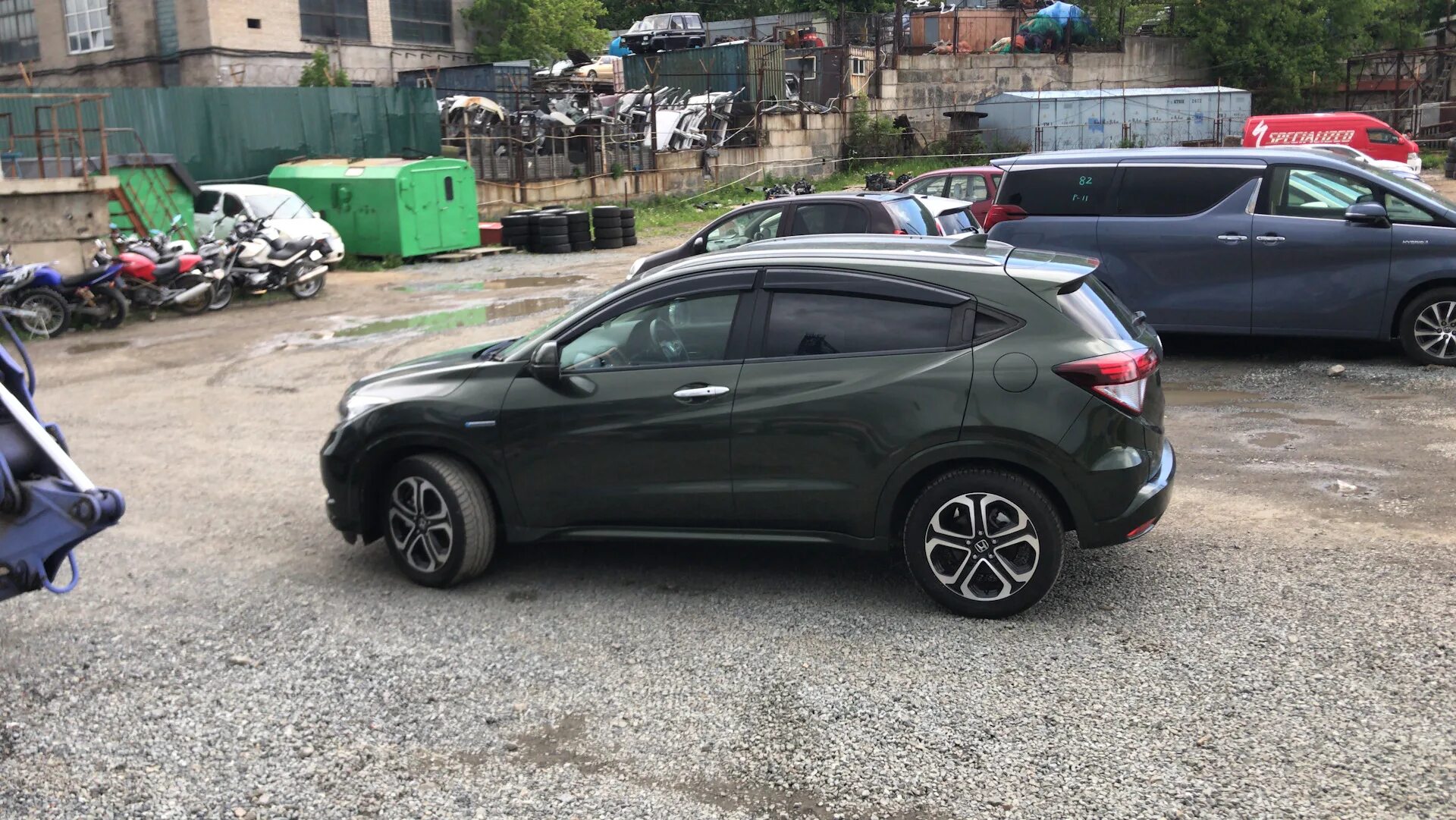 Фото колес honda vezel. Honda vezel белый. Колеса везел. Honda vezel черный. Хонда везел х 2015 белый.