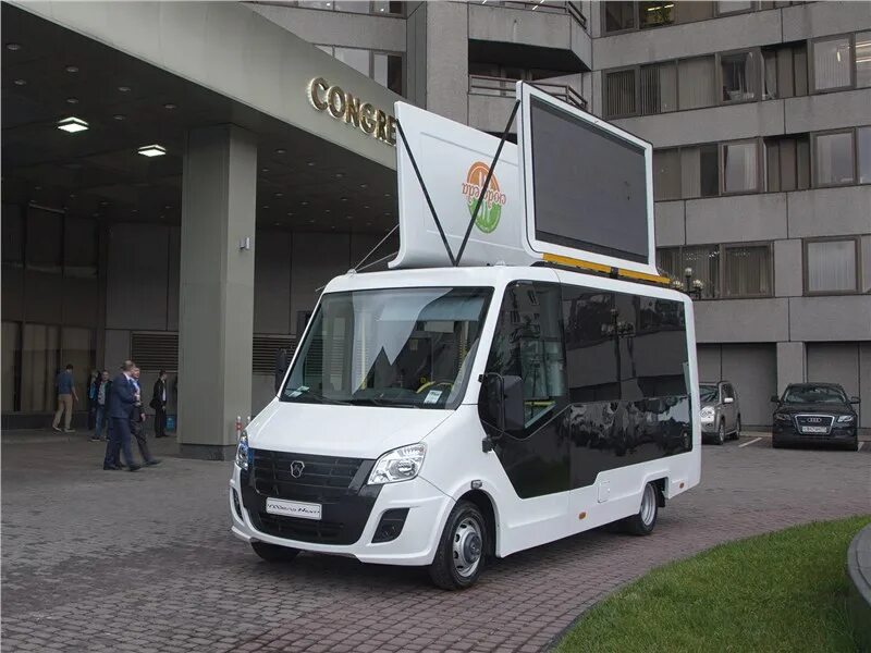 Газель next cityline. Электро газель некст исполнение. Легкие коммерческие автомобили. Газон некст. Газель некст двухрядная кабина.