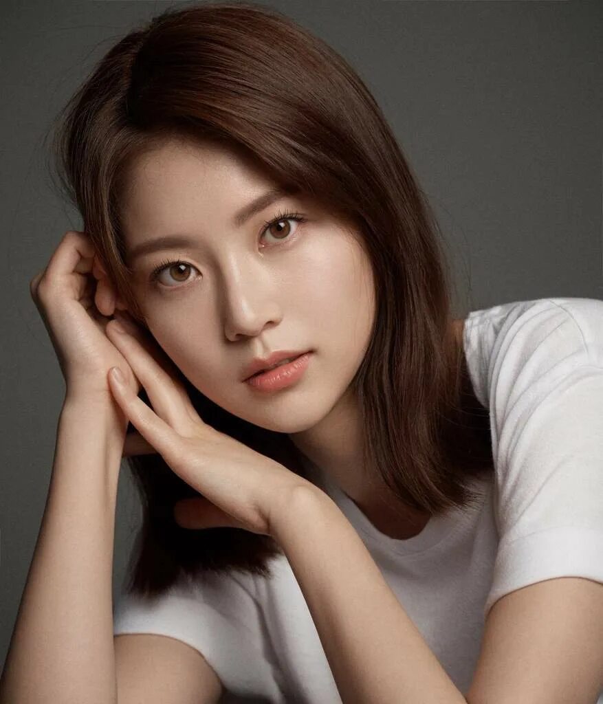 Ли сын ён актриса. Seung yeon kim mezzotint. Корея актриса гон сын ён. Хван ха на актриса. Ли сын ён актриса.