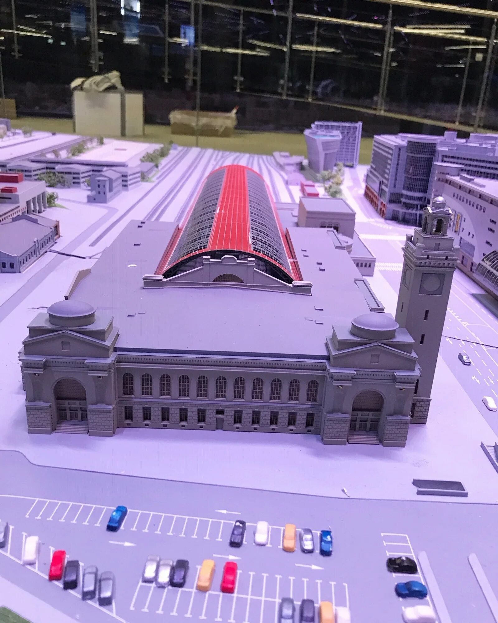 Модель москвы на вднх. Макет москвы» на сиреневой аллее вднх. Павильон макет москвы на вднх. Вднх миниатюра москвы павильон. Павильон макет москвы на вднх.