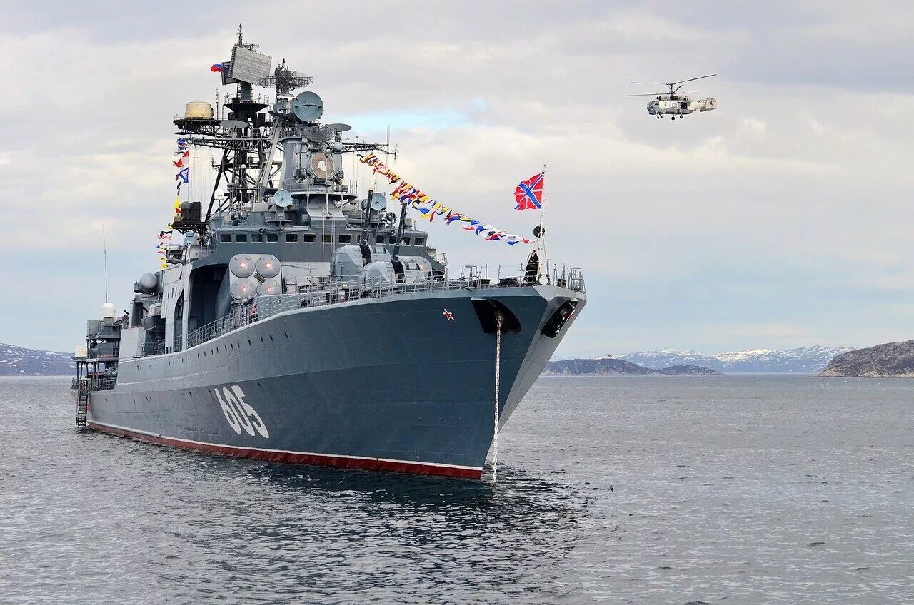 Вмф россии 2023 в кронштадте. Сметливый эсминец, 1951. Морской парад в кронштадте 2023. Ркр маршал устинов. Маршал устинов вмф рф.