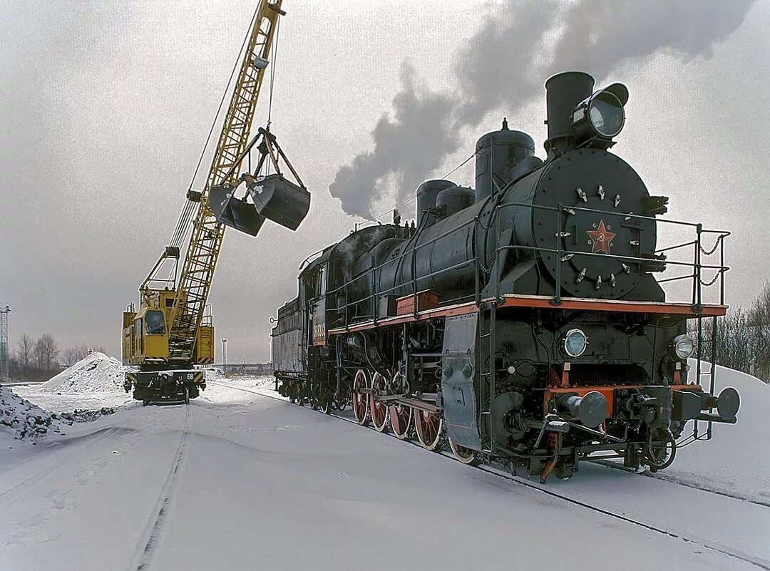 Водонапорная башня паровоза 19 век. Водонапорная башня для паровозов. Заправочная колонка для паровоза. Заправка паровоза водой. Паровоз заправка.