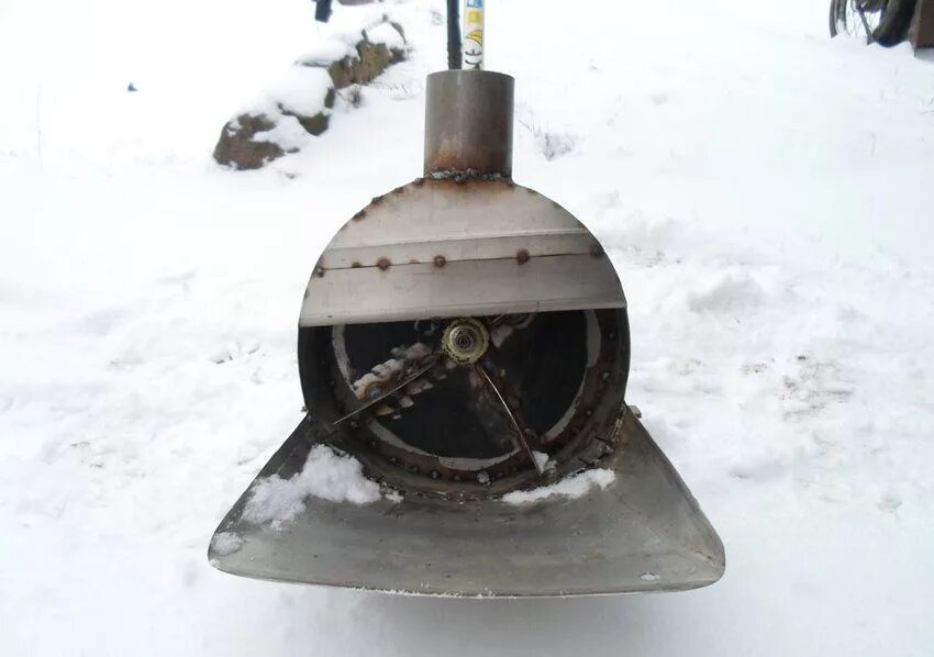 Делаем снегоуборщик. Ротор для самодельного снегомёт из триммера. Электро ротор для уборки снега. Снегоочистительный ротор для триммера. Самодельный роторный снегомет.
