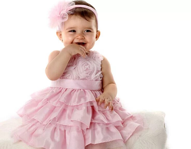 платье нарядное для малышек. платье для маленькой девочки. платье для маленькой девочки. красивые платья на годик. малышки в красивых платьях.