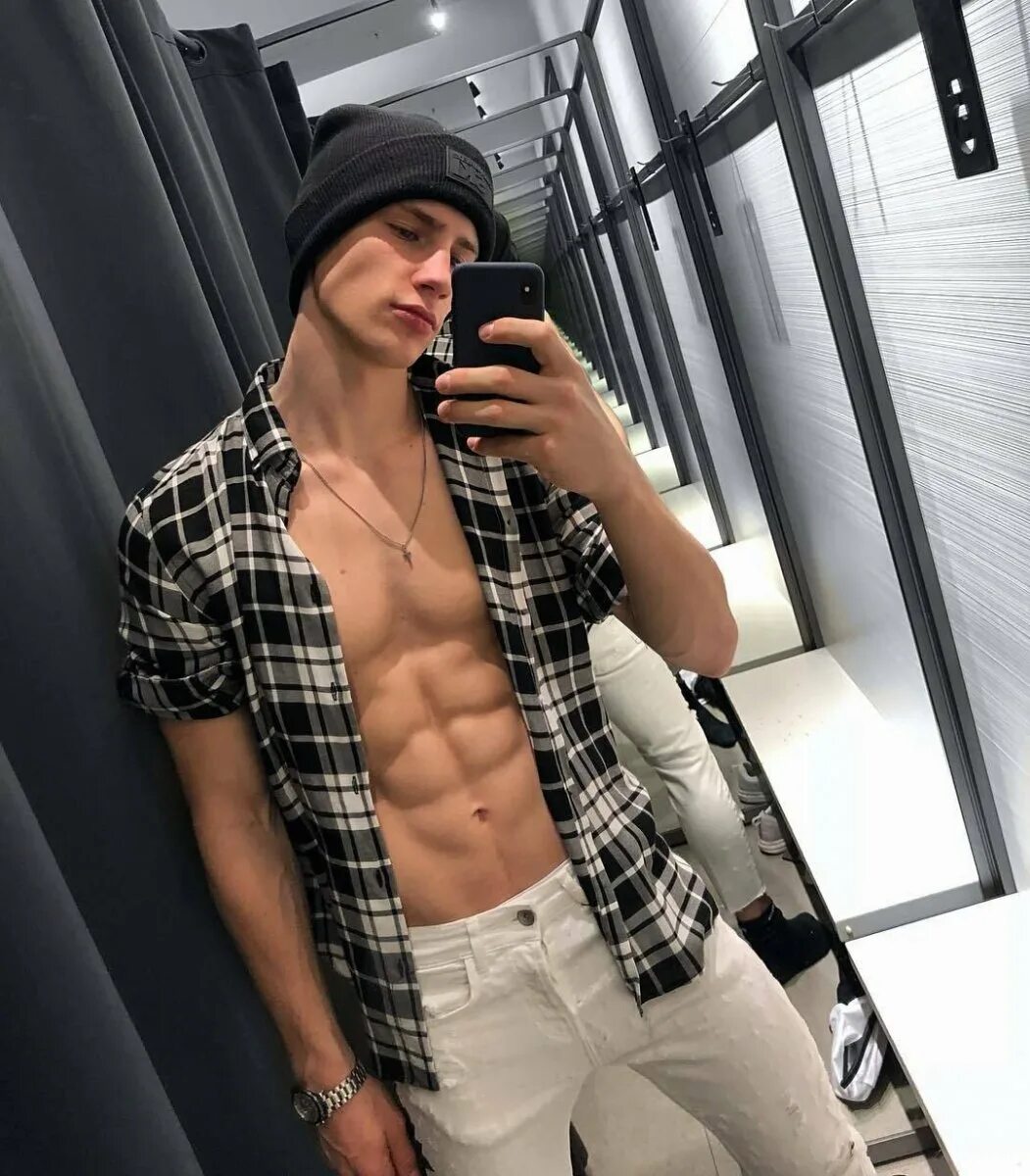 Парень 23 см