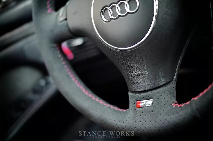 Строчкам на руле. 6167834c00 руль ауди. строчка на руле audi. шов на руле ауди. руль ауди а4.