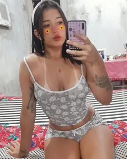 Gostosas de Baixa Renda é um perfil do Twitter que compila fotos de beldade...