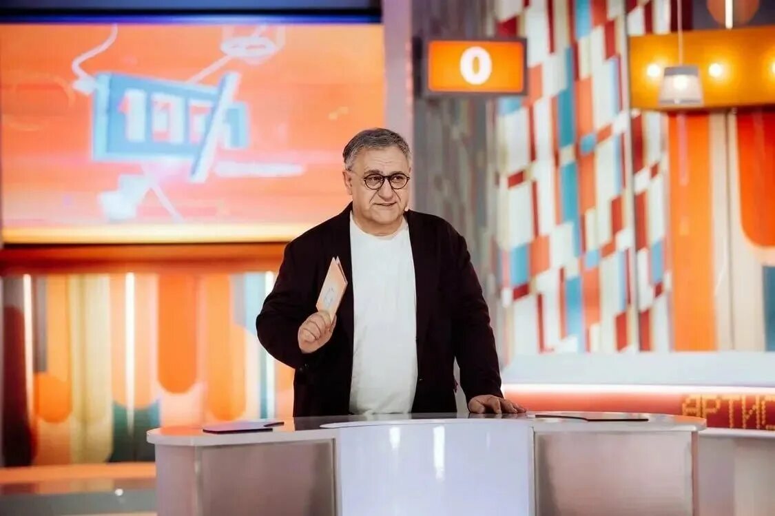 Передача на 100. 2011. Сто к одному телепередача 1995. Ведущие передачи 100%. Передача 100 к одному.