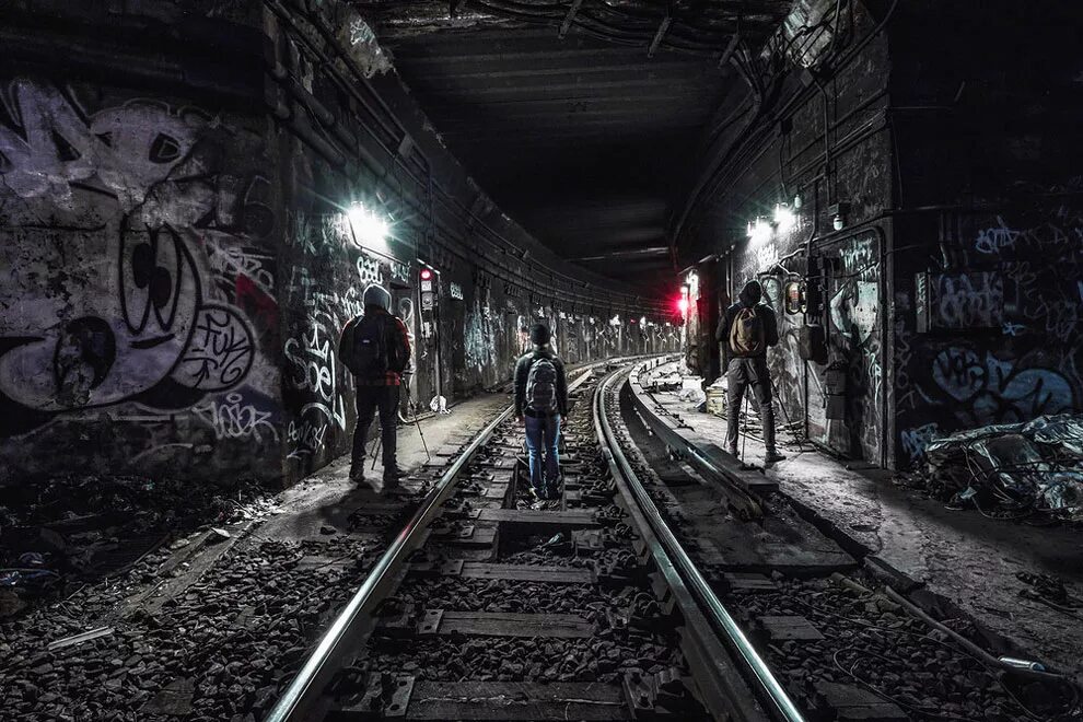 Metro new. Метро 2033 заброшенная станция. заброшенные станции метро нью-йорка. заброшенные станции метро нью-йорка тоннель. metro 2033 заброшенные туннели.