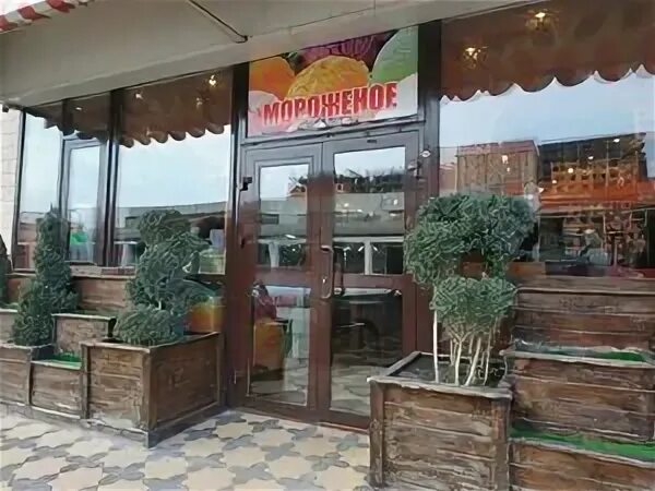 Кафе чарах в махачкале. Ресторан инт махачкала. Оформление кафе. Чарах кафе. Ресторан кампус на таганке.