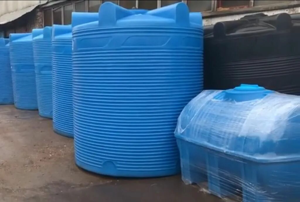 Пластиковые емкости 5 л. Пластиковые емкости 5 л. Емкость v5000. Емкость vert 5000л red. Ёмкость эвл 5000литров (цвет голубой).