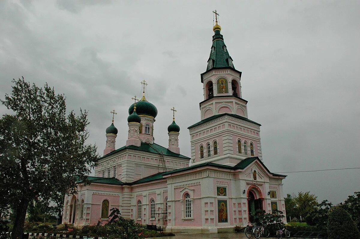 Храм в Городище Оренбургской области. Храм Михаила Архангела Городище. Церковь Архангела Михаила в Оренбургской области в Городище. Храм Архангела Михаила в селе Городище. Святые оренбургской области